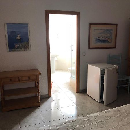 Hotel Casa De Huespedes El Almendro à Ibiza Extérieur photo
