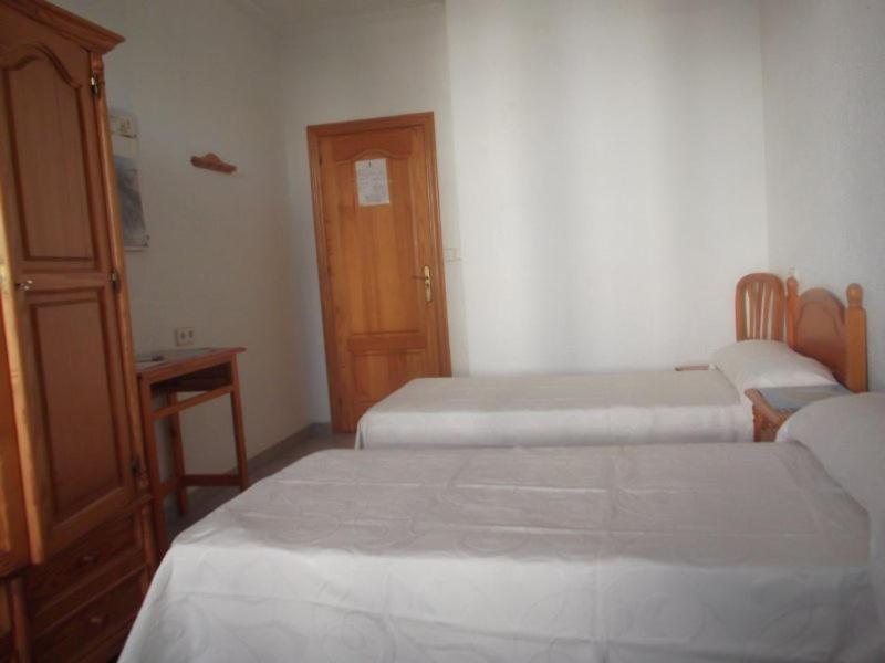 Hotel Casa De Huespedes El Almendro à Ibiza Chambre photo