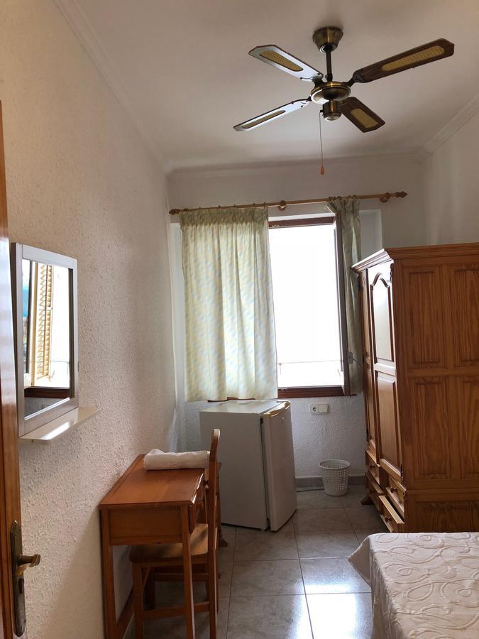 Hotel Casa De Huespedes El Almendro à Ibiza Extérieur photo