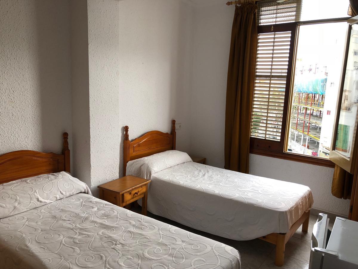 Hotel Casa De Huespedes El Almendro à Ibiza Extérieur photo