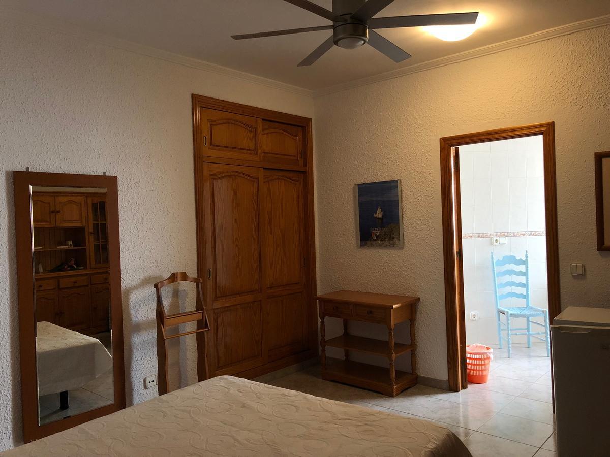 Hotel Casa De Huespedes El Almendro à Ibiza Extérieur photo