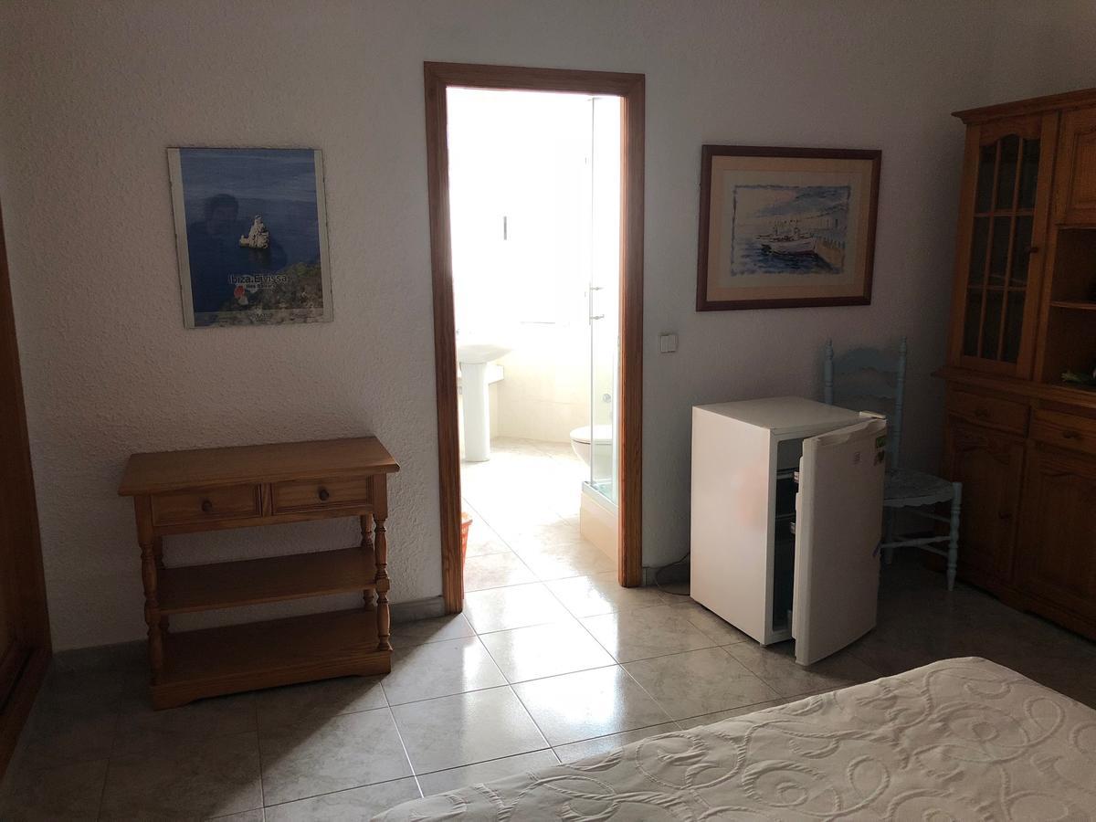 Hotel Casa De Huespedes El Almendro à Ibiza Extérieur photo